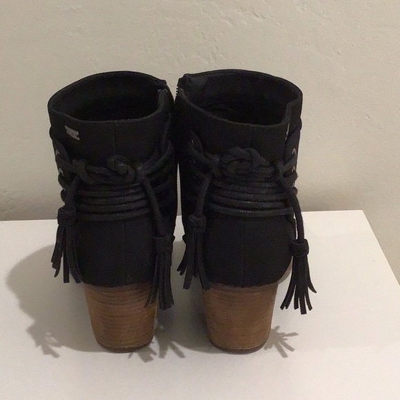Black Roxy ankle booties - Picture 3 of 3